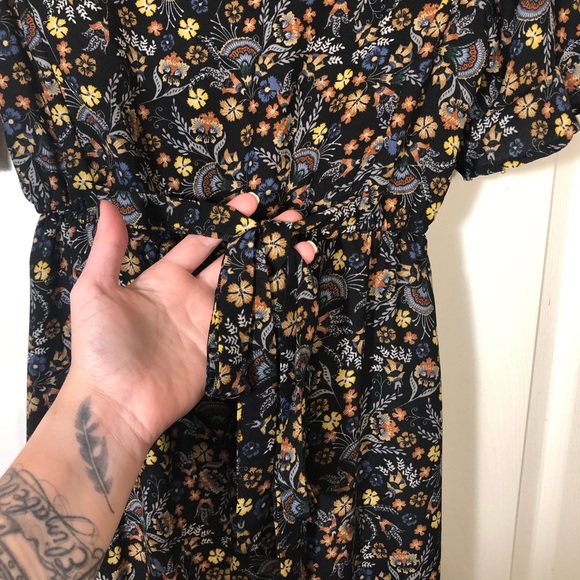 Hayden Los Angeles Floral Dress - Picture 7 of 10